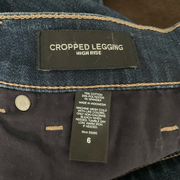 Women’s Express Button Fly Ankle Jeans - Picture 3 of 3